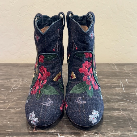 NEW Laurence Dacade Embroidered Booties - Picture 6 of 12
